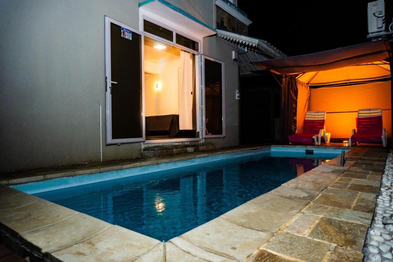 Piscines Privees Et Chauffees, Private Heated Pools Villa Grand Baie Exteriör bild